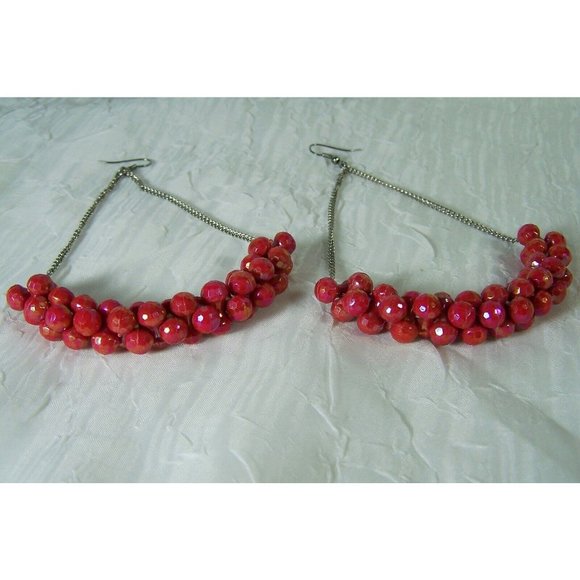 Swinging Long 4" Red Berry Fashion Earrings Vintage Plastic Beads Gold Tinting - Picture 3 of 5